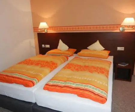 Hotel Garni & Seeschloesschen 3*