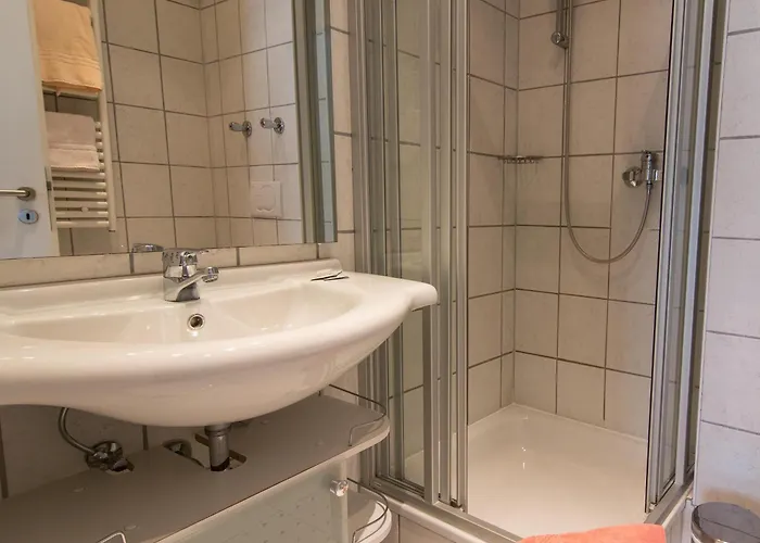 Garni & Seeschloesschen Отель Вальдек